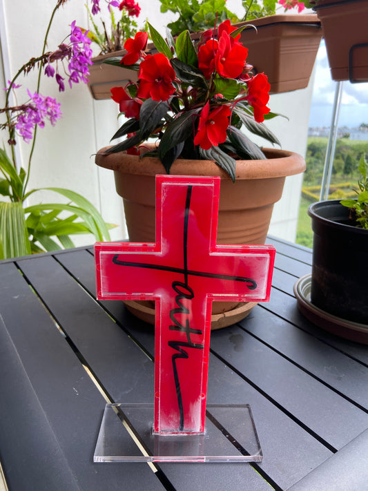 Croix en Acrylique Transparente avec Accents Rouges et Noirs - Insertion “Faith”