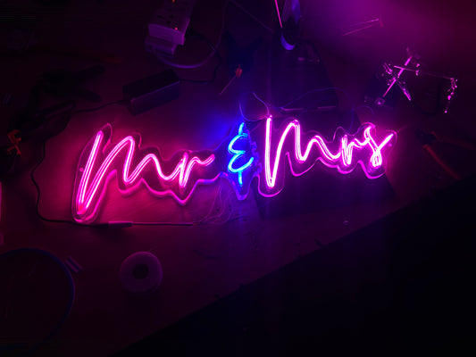 Enseigne Néon LED ‘Mr & Mrs’ pour Mariage